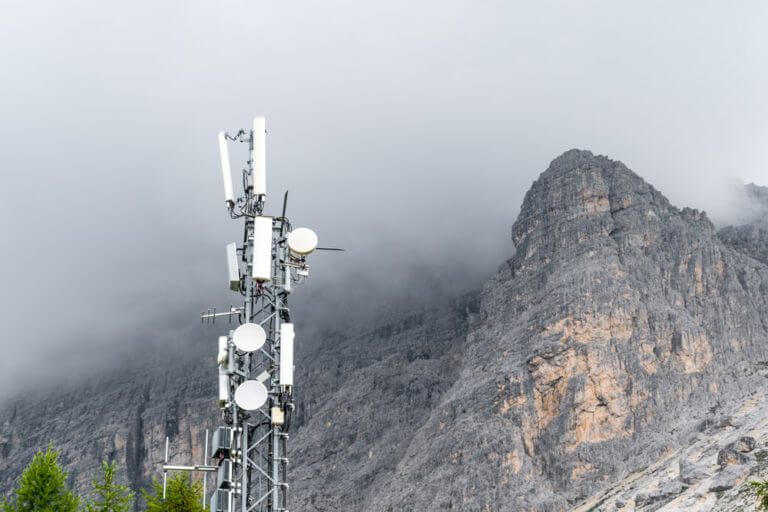 Does Winter Weather Affect Your Mobile Signal?